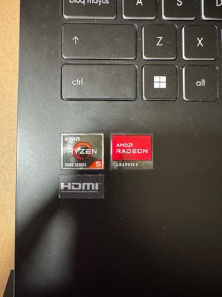 Portátil MSI Modern 15 B7M-041XES AMD Ryzen 5 7530