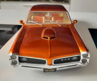 Pontiac GTO escala 1:18
