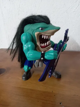 Street Sharks Figura Tiburón con Guitarra