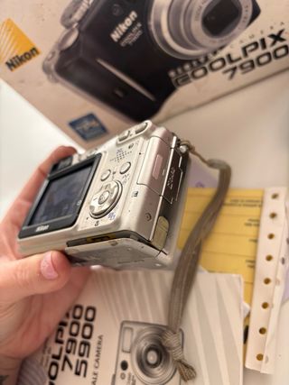 Cámara Nikon Coolpix 7900 Plata
