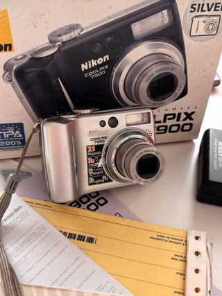 Cámara Nikon Coolpix 7900 Plata