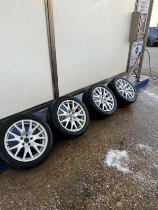 Llantas y neumáticos