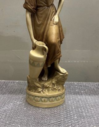 Statua Royal Dux Vintage