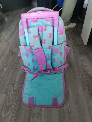 Mochila Totto con ruedas y diseño de corazones