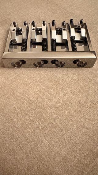 Puente Bajo 4 Cuerdas Guyker Cromado