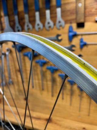 Roda de bicicleta estrada frente 28