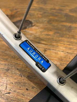 Roda de bicicleta estrada frente 28