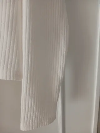 Coprispalle bianco con laccetto