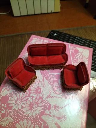 Sofá y sillones vintage terciopelo rojo