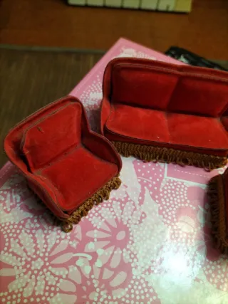 Sofá y sillones vintage terciopelo rojo