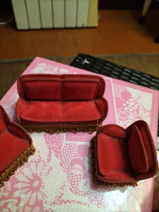 Sofá y sillones vintage terciopelo rojo