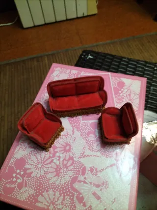 Sofá y sillones vintage terciopelo rojo