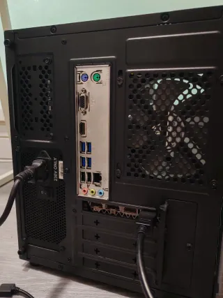 PC Gamer de pecera 1080 Ti