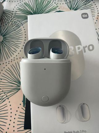 Cascos Bluetooth Grises y otros Negros