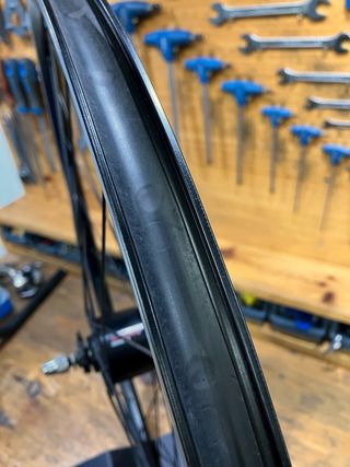 Roda de bicicleta dianteira 28 com dínamo