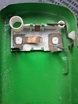 Linterna antigua verde