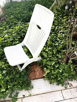 Silla de jardín blanca resistente