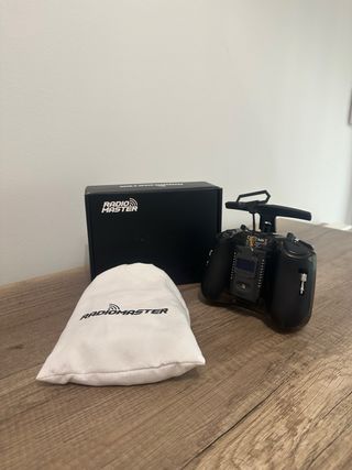 Pack FPV 5" Completo: Drone Freestyle + RadioMaste