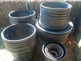 Macetas grandes XL de plástico negro