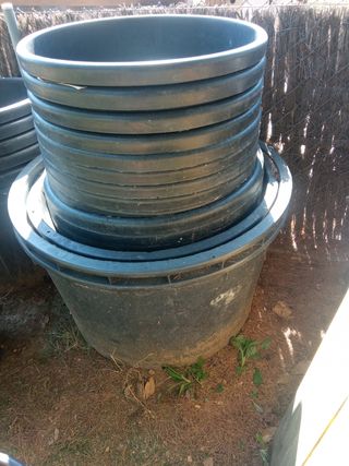 Macetas grandes XL de plástico negro