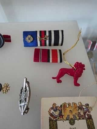 Lote insignias y pins alemanes WWII