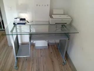 Escritorio+ impresora + organizador con USB.