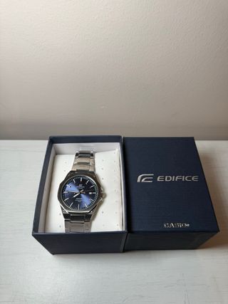 Casio Edifice Reloj Azul y Plateado