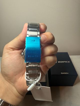 Casio Edifice Reloj Azul y Plateado