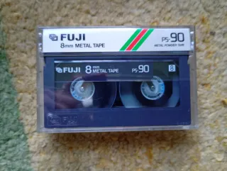 Cassette video FUJI 8mm P5 90 metal tape