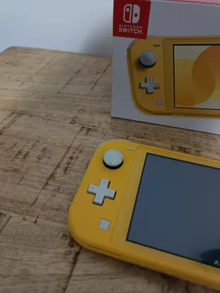 Nintendo Switch Lite Giallo