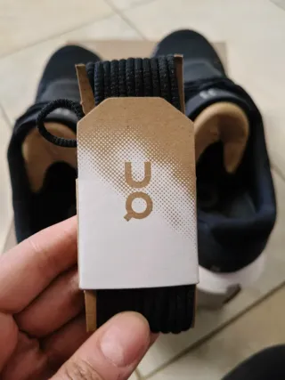 Scarpe uomo On Running nere taglia 42