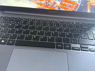 Portátil gris 6 meses de uso