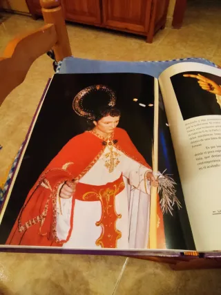 Libro procesional de la Semana Santa torrevejense