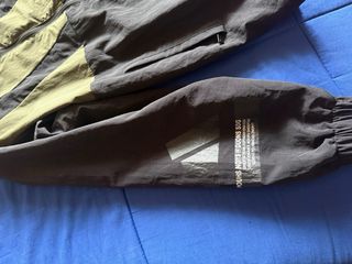 Cortavientos Adidas Negro y Verde Militar