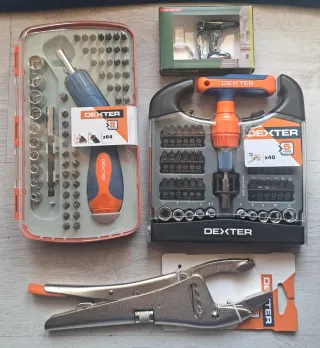 Lotto Dexter Nuovo + Portachiavi