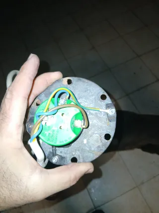 Resistencia y termostato Equation