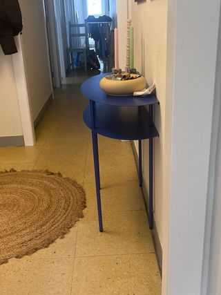 Aparador metálico azul de The Masie