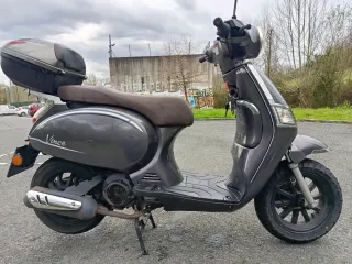 Moto Scooter 125cc Gris
