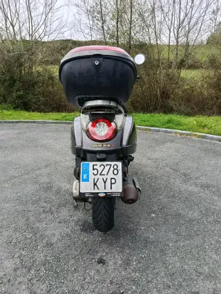 Moto Scooter 125cc Gris