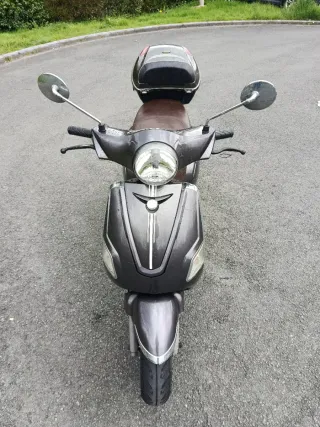 Moto Scooter 125cc Gris