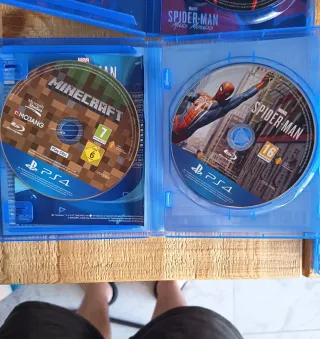 PS4 1TB + 7 Giochi + 2 Controller