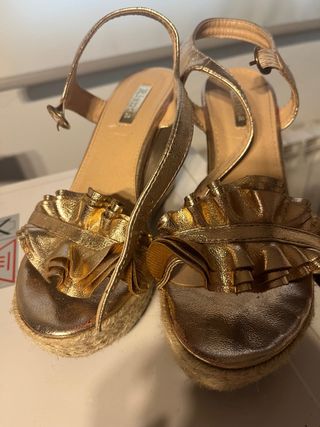 Sandalias cuña doradas Bianca talla 38