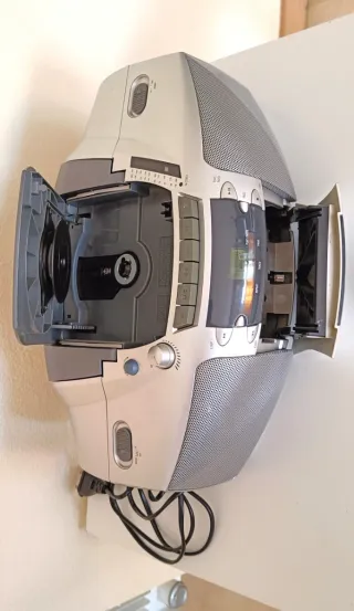 Radiocasete Grundig Beezz CD