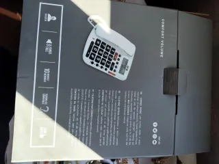 Teléfono fijo SPC para mayores. Tiene solo un año