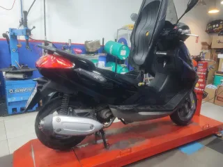 Piaggio X7 125 Negra