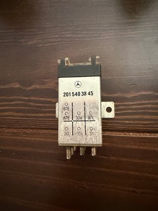 Relé ABS Mercedes 190 W201 W124