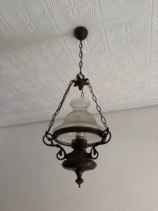 Lámpara de techo antigua