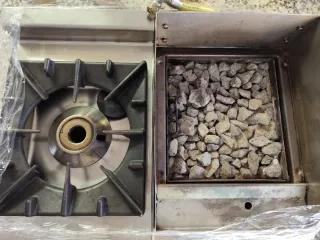 Parrilla de piedra volcánica y quemador