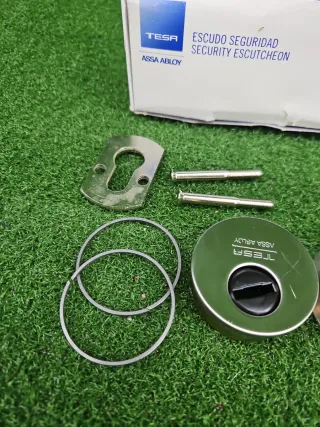TESA Escudo Seguridad Acero Inoxidable