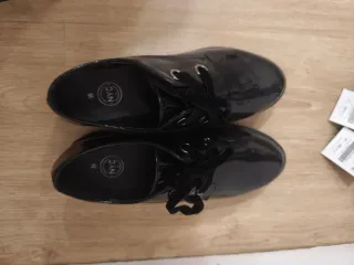 Mocasines negros con cordones